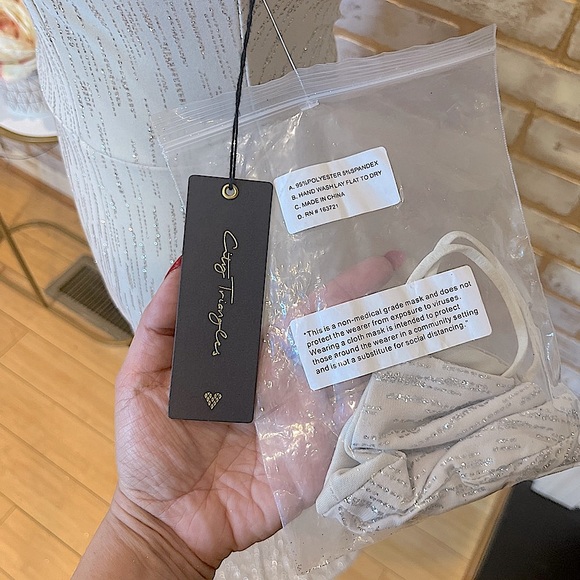 City Triangles White & Silver Fitted Mermaid Style Formal Gown with Mask, Sz. 3 - Picture 12 of 15